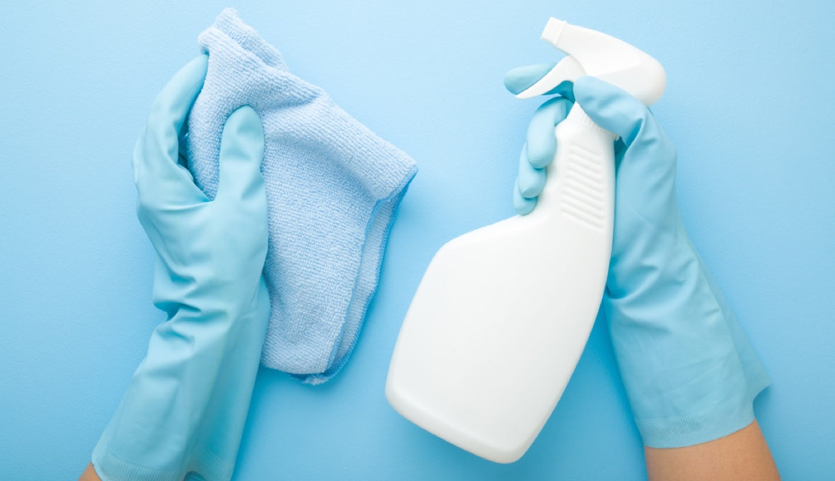 Qual'è la differenza tra detergere, igienizzare e disinfettare?